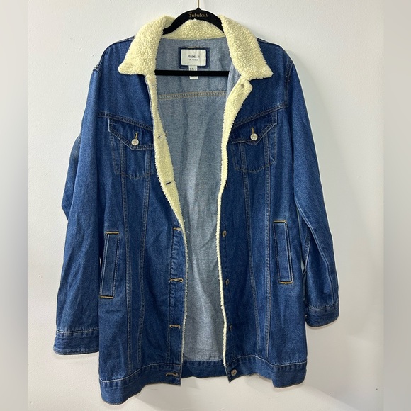 Forever21 Jean Jacket with teddy lining - Picture 3 of 5